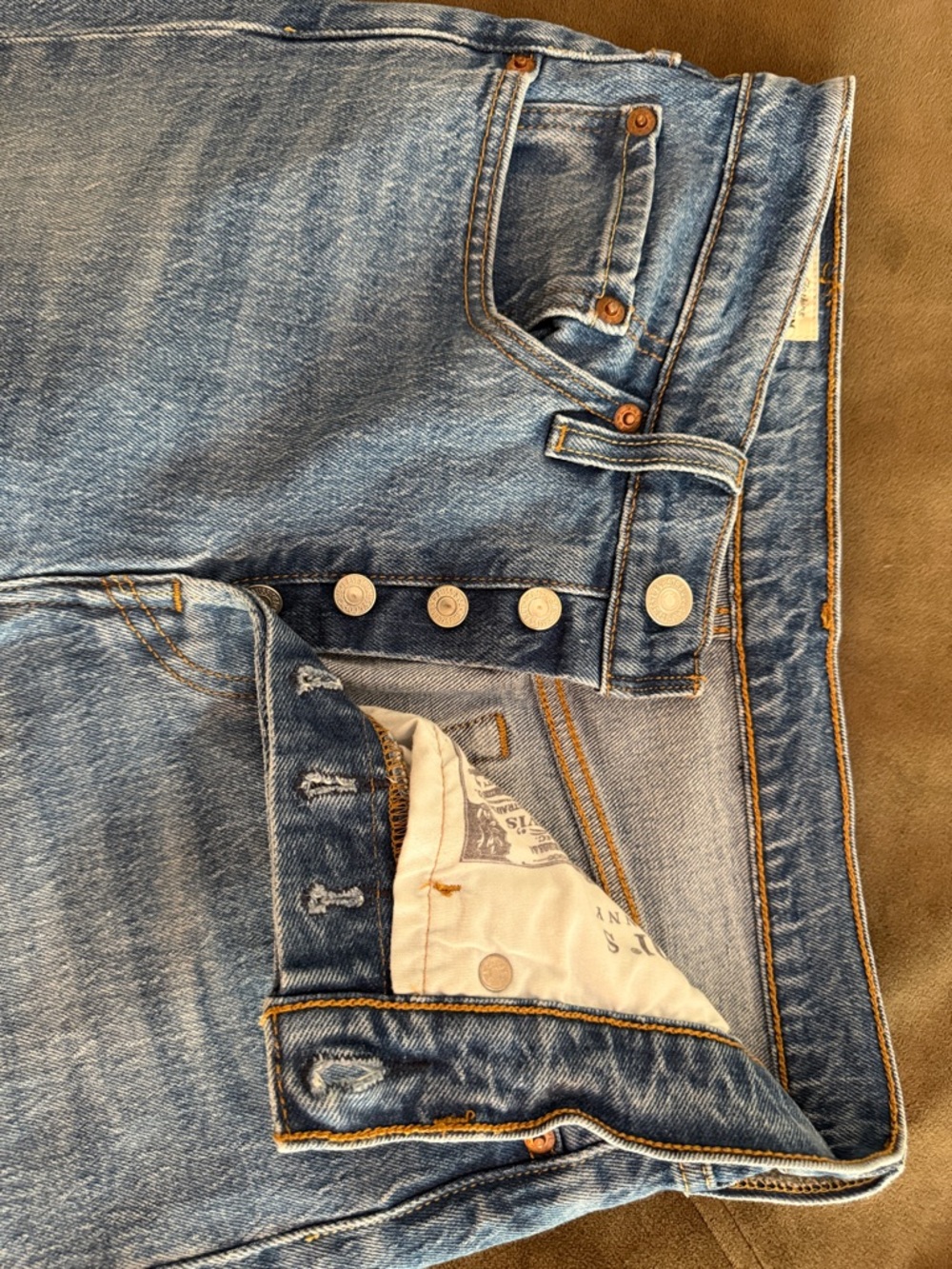Levi's 501s skinny Jeans in Light Blue Wash - Picture 3 of 12